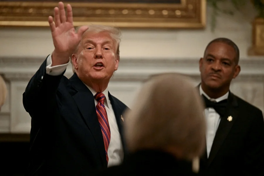 Trump Says He Doesn’t Draw but Auctioned Sketches Suggest Otherwise